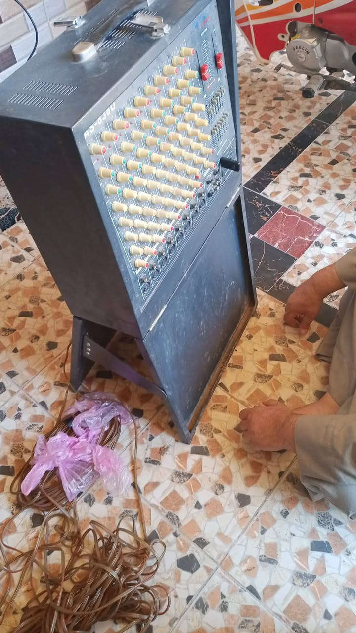 سماعه للبيع اصيله مع جهاز
السعر 450 قفلها 

اتصل على رقم ‏‪***********‬‏
