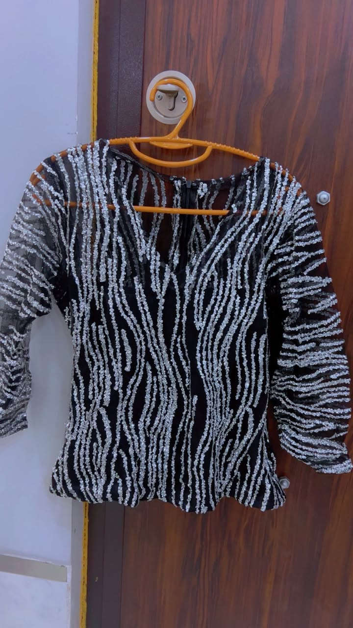 توب قياس 40 يجنن شغل يدوي  ملبوس مرة ومبطن بستن اسود من جوه يعني مو كله شفاف اللي تريده تتواصل خاص وتوصيل موجود 3 الاف


**إذا كنت صاحب هذا الإعلان وتريد حذفه لأي سبب، رجاءا أرسل رسالة إلى الدعم الفني**