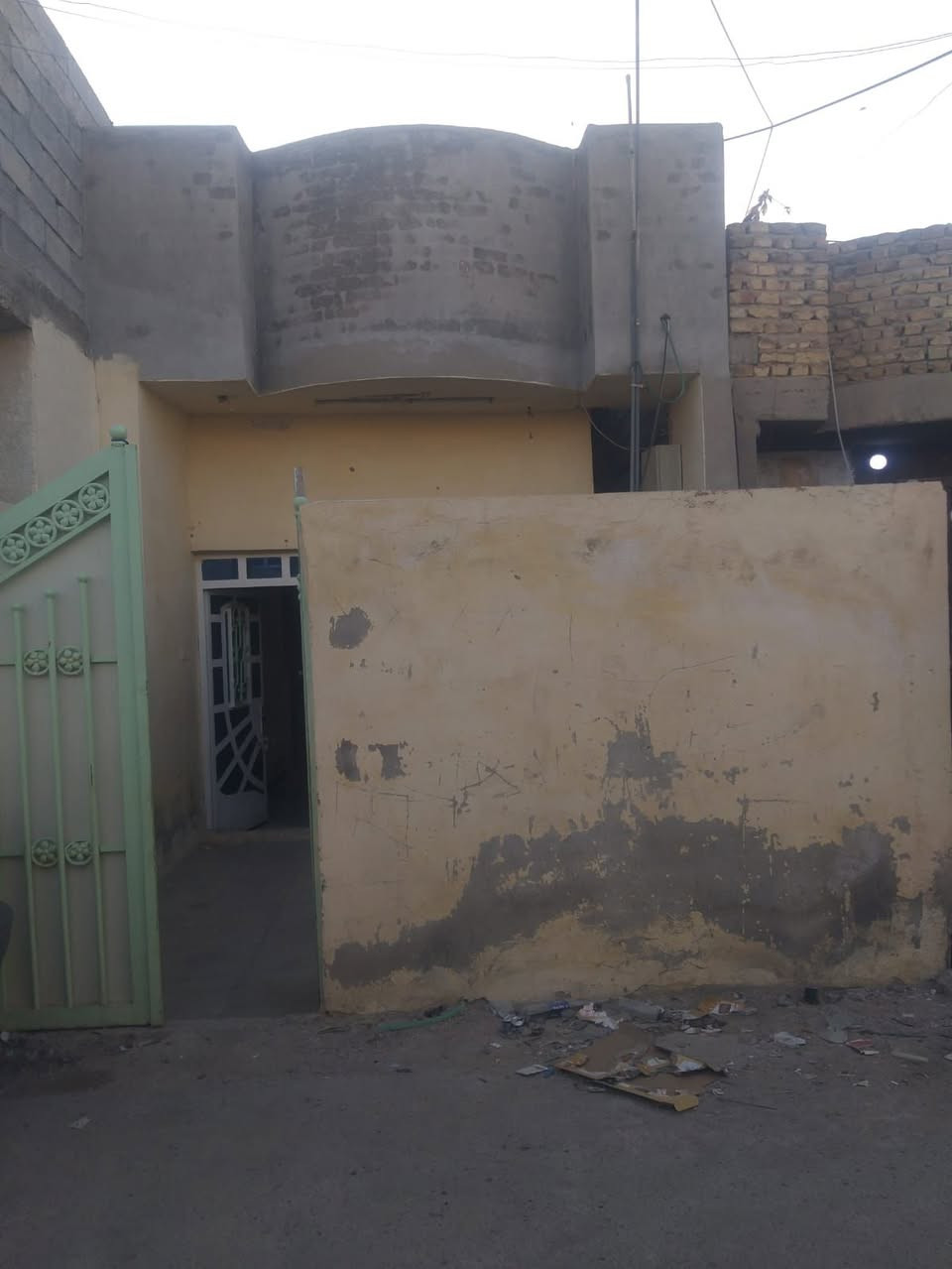بيت للبيع مستعجل على بيعتة   ٦٠متر زراعي كهرباء ماء  تبليط بغداد بوب الشام شارع حجي بحر للتواصل *********** وبسعر مناسب ٣٠ وبي مجال
