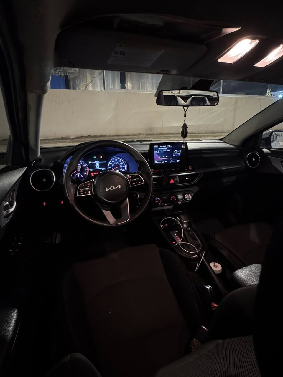 السلام عليكم 
فورتي موديل 2023
السياره جديده بمعنه الكلامه
ماشيه 25m
السياره مكفوله من الصبغ طخته بلدعاميه البنيد بارد والجاملغ بي بارد قليل 
السياره جاهزه ومابيه اي نقص 
عنوان السياره الدوره ابو دشير او السيديه مكان العمل
سعره:155 ورقه 
للاستفسار 
***********
