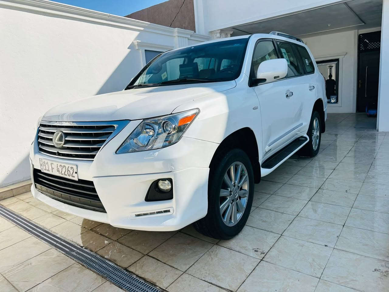 سلام عليكم لكزز البيع موديل 2011
سياره كفاله عامه عده الباب الخلق صدر 
السعر 308 وبها مجال جدن قليل ماكو هيج سعر وكفاله مواصفات وبريم بل خير الصير من نصيبه
صبغ ونص الجاملق الخلفي فقط 
شرط تراي زيرو وضع شركه 
سياره بريم اصل 
معروفه موصفات الكزز 
العنوان بغداد 
***********
