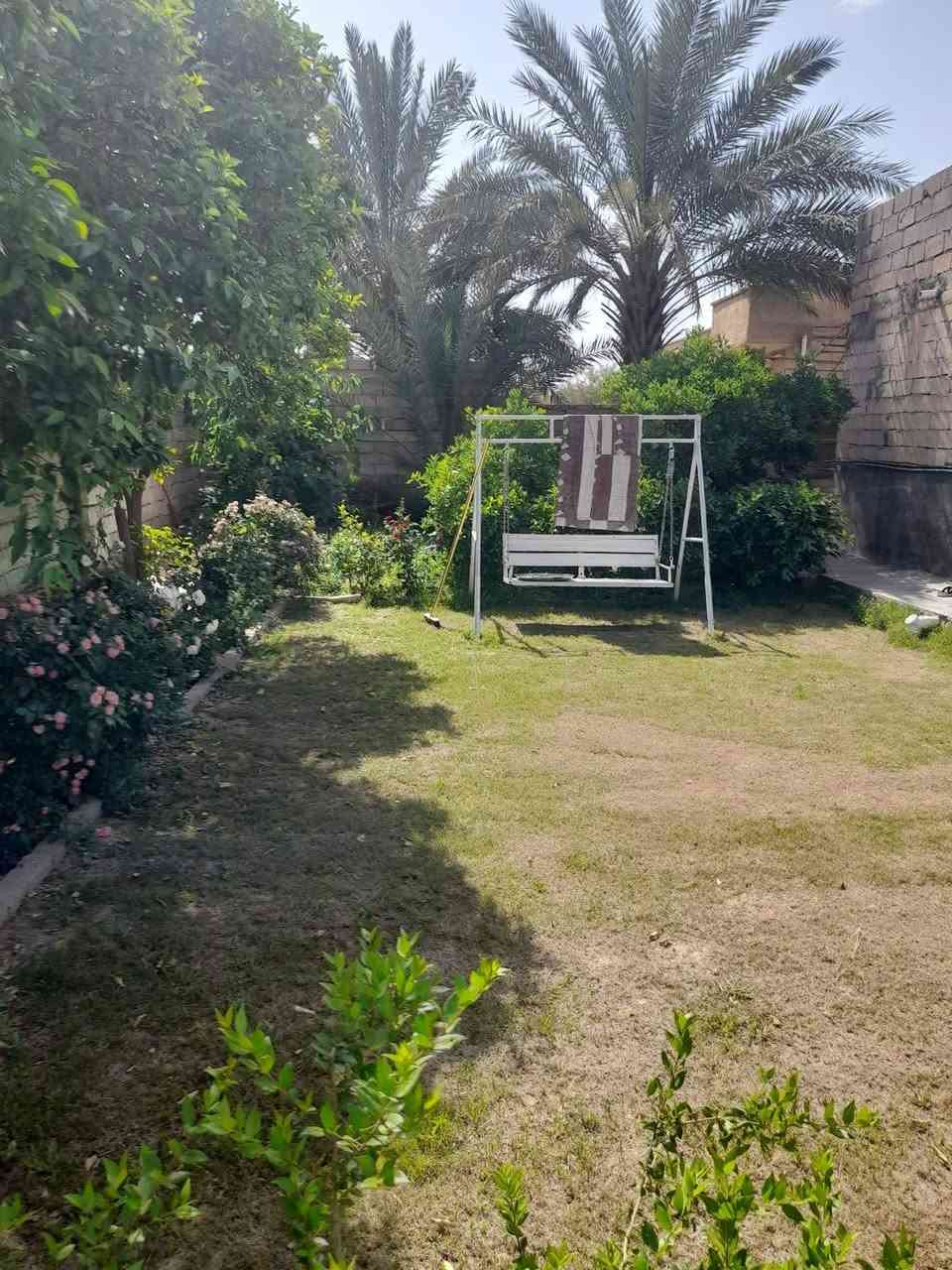 دار سكن للبيع في الثمانيه خلف مدرسة الحريري
مساحه 510 طابو صرف طابقين 
البيت شيلمان والسطح شتايكر غرفه جوه و٣ فوك
السعر 75 مليون وبي مجال ويرهم مراوس بيت
الاستفسار التواصل على الصفحه او الرقم
***********
