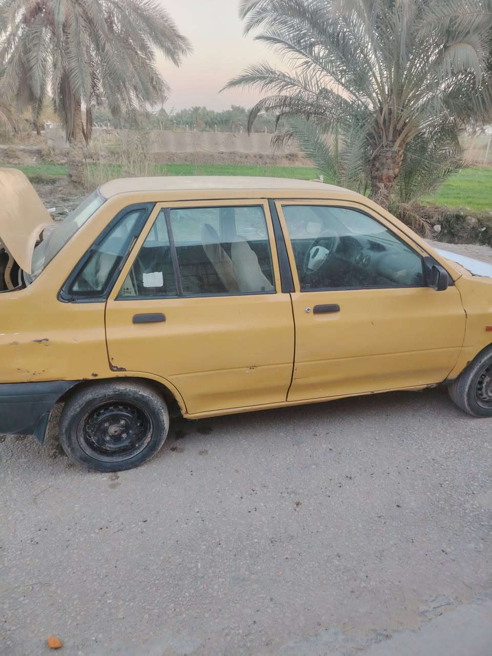 السلام عليكم سايبه مديل ١٢ نضيفه السيارة بس راعي ما واصله اتكفلك سرقه وعشاير وقانون مكاني نجف *********** السعر ٨ ورقات وبيه مجال للطيبين
