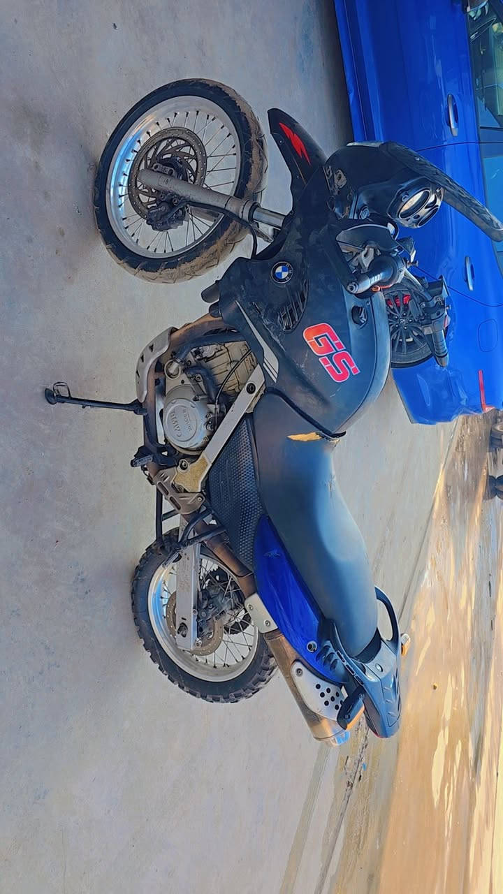 BMW GS للبيع الدراجة شغالة بس جانت متروكة وحاليا شغالة***********
