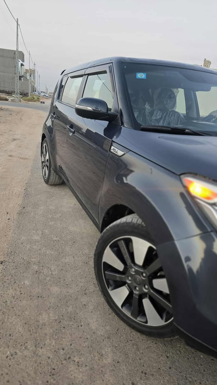 السلام عليكم 
كيا صول 2015 رقم بابل بأسمي سنوية ل30
حادث بنيد فقط وجزء من المسطرة الخلفية 
سيارة جاهزة وجديده وبدون اي نقص 
مواصفات 
لد امامي 
لايت عدسه  
بك لايت لد 
كشن كهرباء 
وبقيه مواصفات البلص المعروفة 
السعر 117$وبيها مجال جدا بسيط حق جيتك
العنوان:بابل 
للاستفسار ***********
