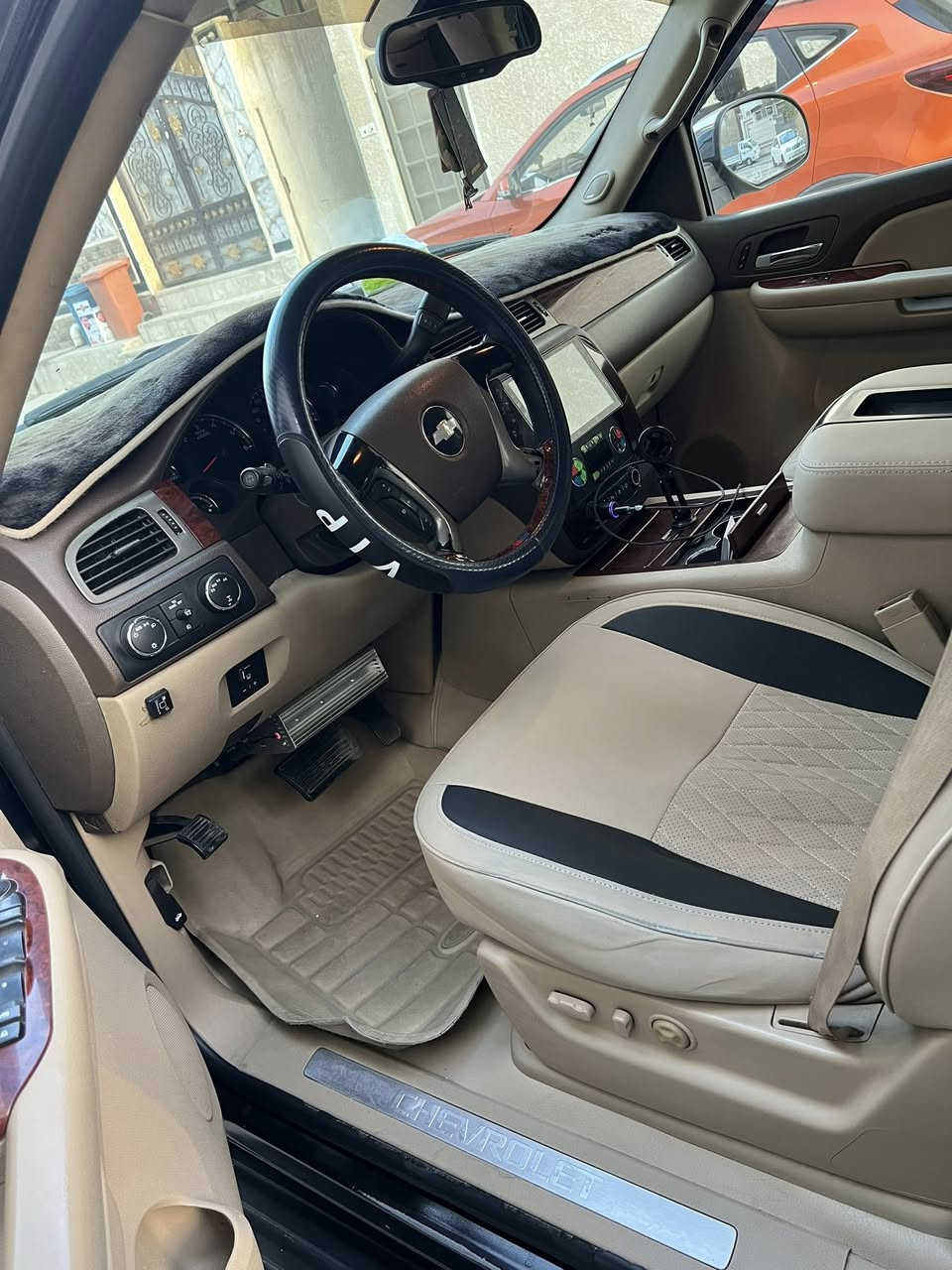 سلام عليكم بخصوص فتح الكمرك والترقيم
تاهو ٢٠٠٩LTZ البيع فقط 
السعر  110$ وبيها مجال الطيبين 
ادوات ادوات ادوات 
فول فتحه سقف 
كشنات كهرباء جلد تتفئه تبريد 
مري شفط قلابه 
تبريد ثلاث قطع كله شغال 
شاشات عدد اثنين كأمره حساس خلفي 
سياره مدوشمه جلد بل كامل من كشنات وارضيه 
كير مكينه مكفولات لا تنقيص ولا تبخير 
دعاميه + مازدات + بلوجكترات+ علامت تاهو ضوئيه كله جديد مبدلهم
كهربائيات كلها شغاله 
منضومه غاز ٦٠ لتر جوه السياره بكان السبير 
تخم تاير جديد ٢٠٢٥ 
ارقام وسنويه وهزه شاغر مو توم اسليمانيه دولي 
سياره مكفوله عشائر إنتربول دوله 
اكفلها من الكصه والضربه القويه بيها مكانات صبغ السياره خير من الله وين مايعجبك الله شاهد 
مكان السياره بغداد 
اتصال ☎️ ***********
