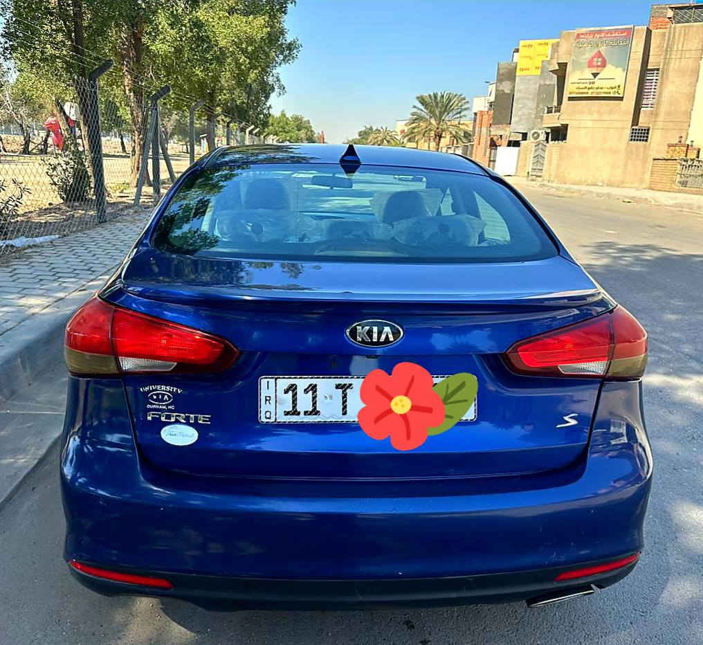 السلام عليكم سياره كيه فورتي موديل 2017وارد امريكي صور حادث منشوره بدون تبديل محرك كير صدر تبريد تخم تاير مكفولة رقم بغداد تحويل مباشر مواصفات نص فول سياره جاهزه حلوه كلش سعر112$بيه مجال بصيط العنوان بغداد الامين شارع نواب النتصال ***********

