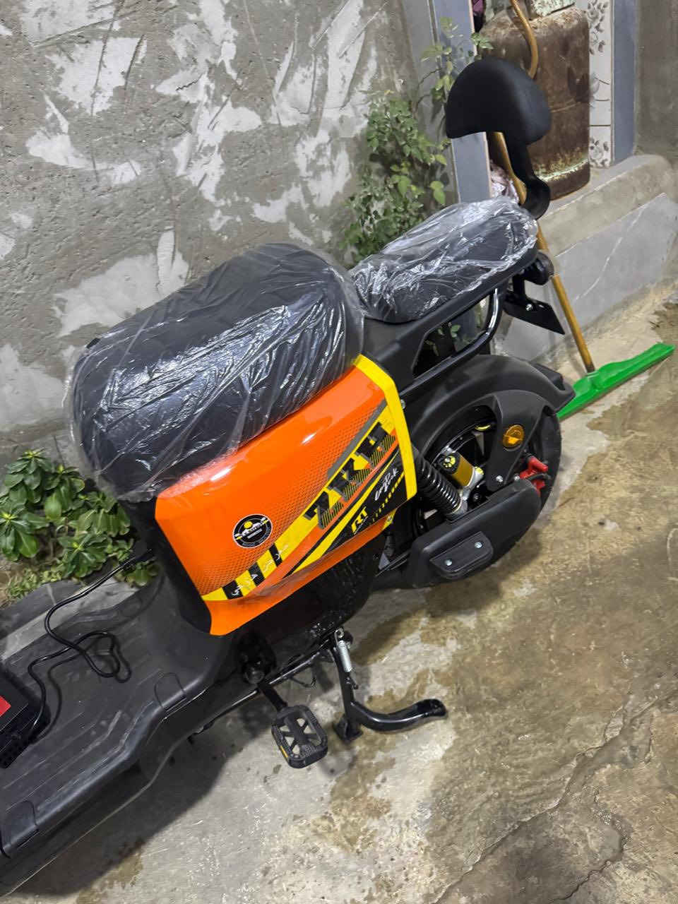 دراجة كهربائية R11 موديل2025 موصفات
ملف 2000W

سرعة 120 

بطارية عدد 5 كبار 32امبير منفوخات يرادلهن
السعر350 الف وبي مجال مكاني  ديالى بعقوبه رقمي ***********
