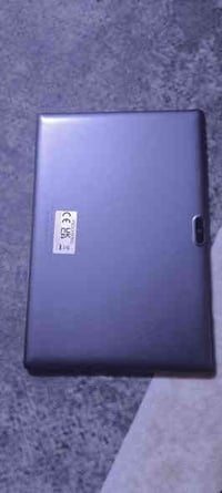 ايباد للبيع ذاكرته 32 و يشغل العاب للاطفال و بيه مكان رام راسلني و منخ...