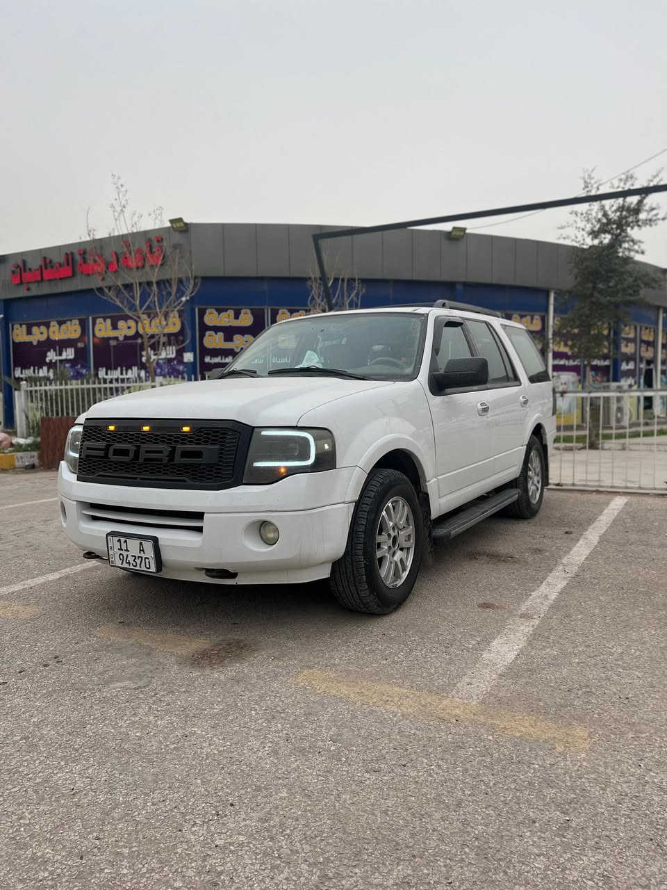 سلام عليكم. فورد اكسبدشن  2011 كفاله من ضربه وصبغ 
8v5400
رقم بغداد دولي 
داخل جلد كشن الخلفي منفصل vip
تبريد مركزي 3 قطع 
لايت منضومه زنون 
كهربائيات كلهه شغاله مابيهه نقص 
مكان السياره النجف 
***********
السعر145
