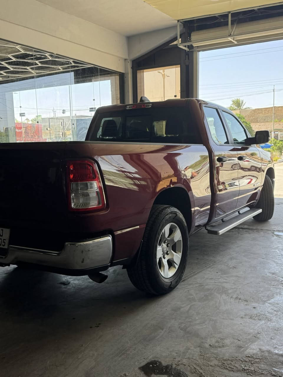 السلام عليكم
دوج رام ٢٠٢٣ فئه بك هورن 
تو ويل
رقم اربيل
محرك ٦ سلندر ايتورك
السياره جديدة ماشية ٤٥ الف كيلو مو ميل

حادث جدا بسيط ربع الجاملغ الامامي جهة السكن بارد والدارير مال الجاملغ الخلفي بارد السياره بدون صبغ ايرباك فقط بردة راجع سيتم
صور الحادث مرفقة 
السيارة جاهزة وما مشتغلة فقط استخدام شخصي
السعر ٣١٠ وبيه مجال
للاستفسار
***********
