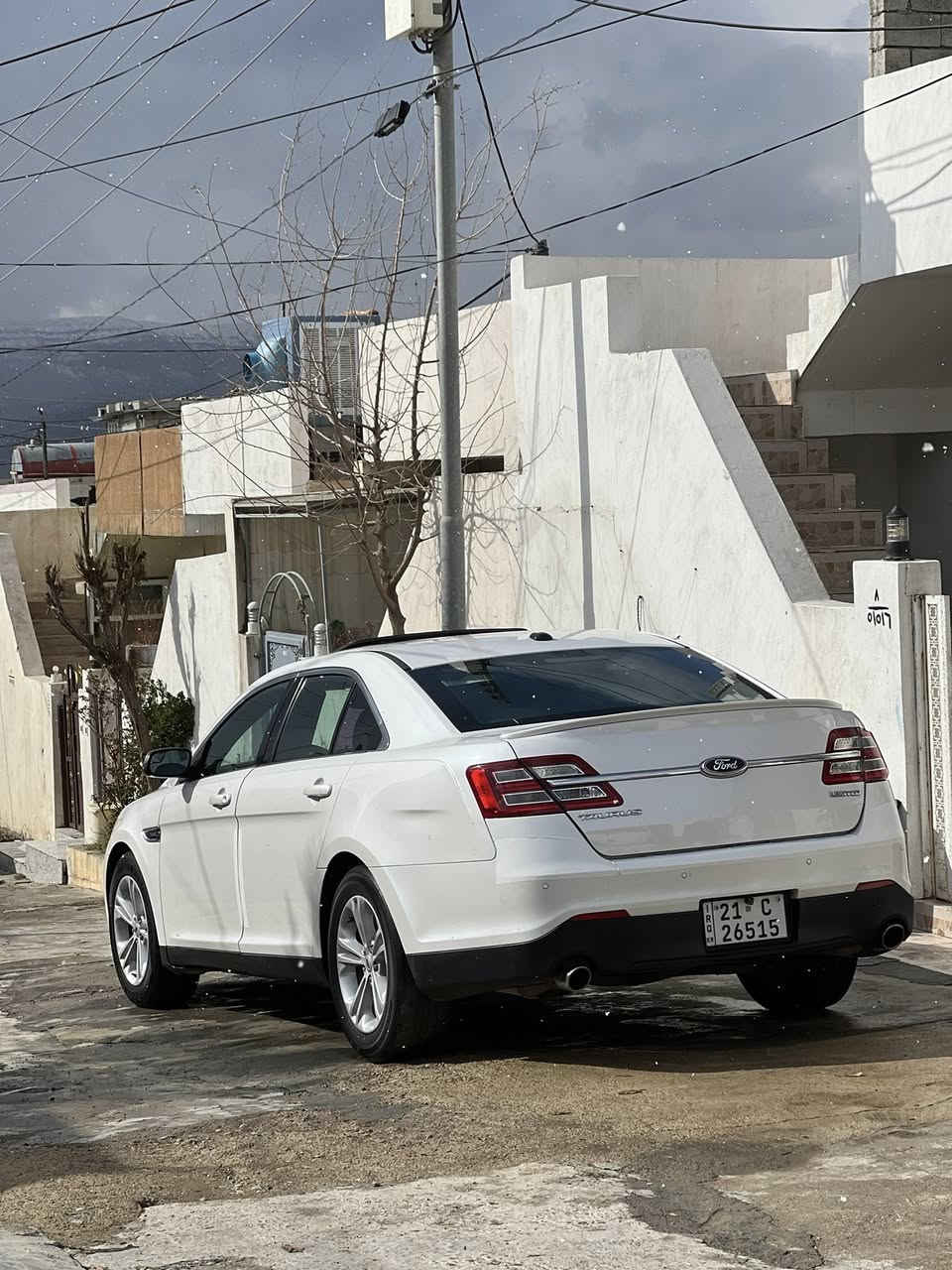 السلام عليكم
للبيع فقط فورد تورس 2013 لمتد 
كفالة عامة من الصبغ والضربة السيارة كلش جديدة ما ناقصها برغي بيهت شويه تعديل بي دي ار بالبنيد  وملاحظات حيل بسيطة شرط كير ومحرك وحدادية ماشية 74 الف فقط  فول فول مواصفات
كشنات تدفئة
كشنات كهربائي و جلد
تحكم ستيرن
تحديد سرعة
حساسات خلفية
فتحة سقف
3 شاشات 
مرايات هيتر
السيارة جاهزة هزة وسنوية كله جديد تحويل ثاني يوم
سعر 132 ومجال مكان السياره سليمانية
*********** بي واتساب
