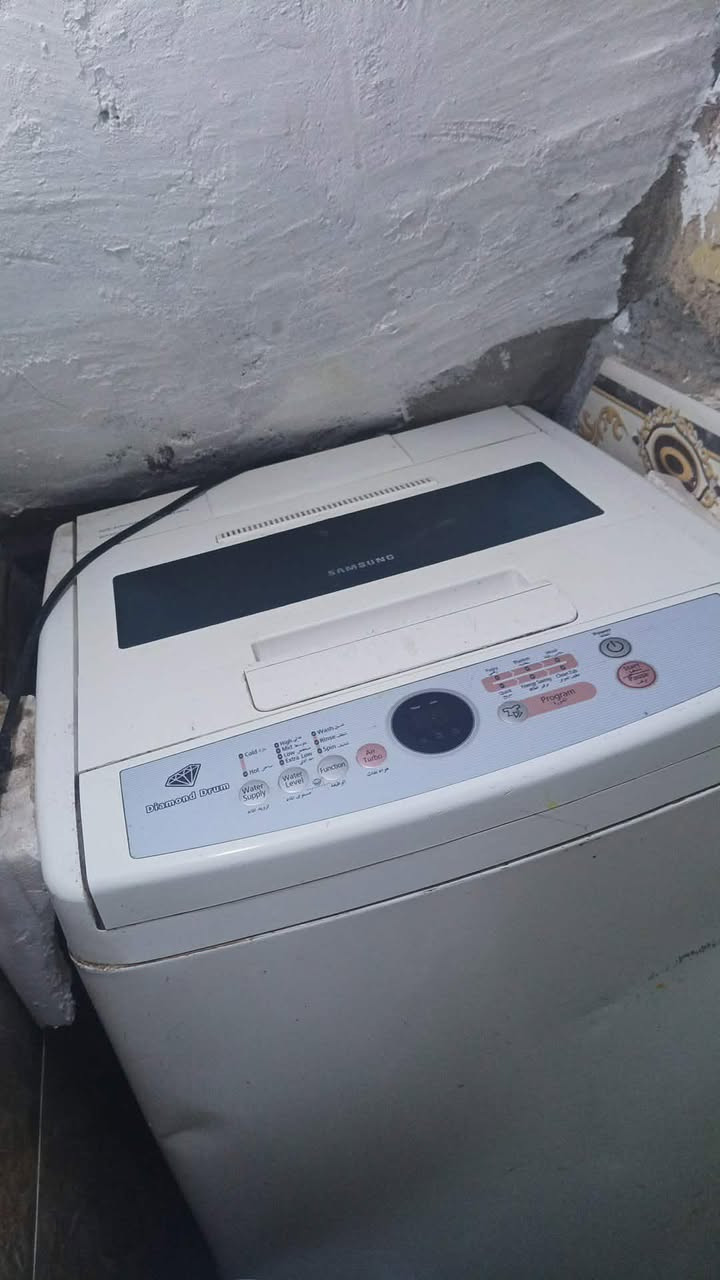 مجمدها ماخذته قبل سته اشهر جديده ثلج ع الفحص أريدها ٣٥٠ وبيها مجال غساله اورتماتيك شغاله كل خلل مابيه ولا ادخلات تصليح ع الفحص ١٠ كيلوات أريدها ١٥٠ وبيه مجال مكانه السهله  أسعار يمكن مكان كلشي مذكور مجال بيهن فا بس الشراي يرسالني رجائن


**إذا كنت صاحب هذا الإعلان وتريد حذفه لأي سبب، رجاءا أرسل رسالة إلى الدعم الفني**