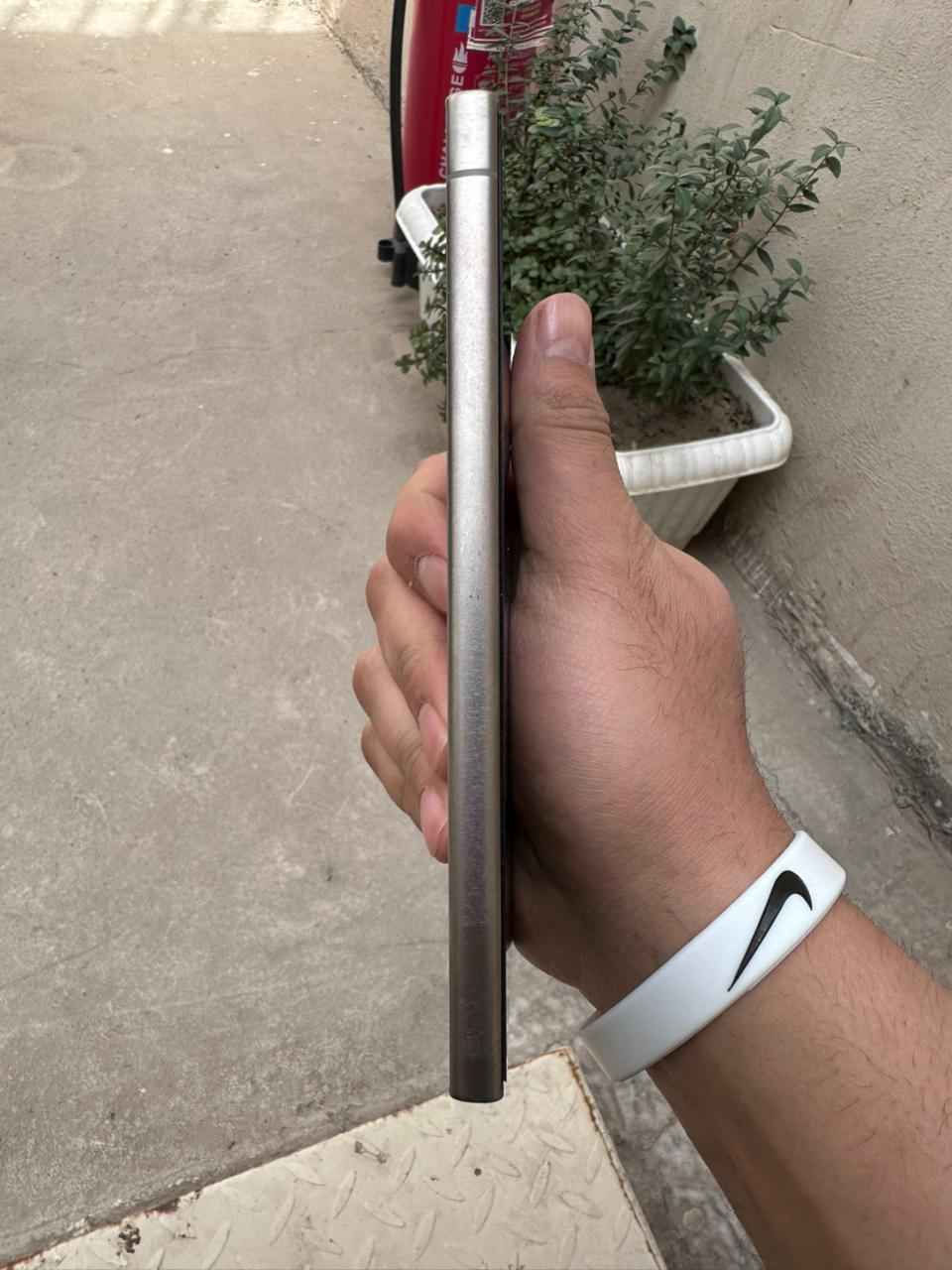 اس ٢٤ الترا 
نضافه ١٠٠% 
شرق اوسط دبل خط الجهاز مرايه 
كارتون وكيبل شحن موجود 
ضمان شكد ماتريد انطيك بي اذا بي شخط او خلل ترجعه وتاخذ فلوسك 
سعره ٩٦٠ الف 
المكان النجف الاشرف 
تاخذ الجهاز وتدعيلي على نضافته النجف, العراق


**إذا كنت صاحب هذا الإعلان وتريد حذفه لأي سبب، رجاءا أرسل رسالة إلى الدعم الفني**