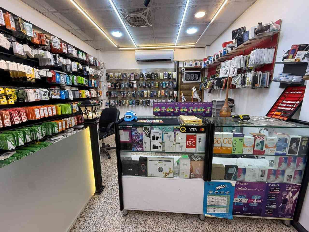 ​📢 فرصة استثمارية مميزة.. مكتب موبايلات متكامل للبيع 
لكل من يبحث عن مشروع ناجح وجاهز للتشغيل فوراً دون عناء التأسيس، يُعلن [امكتب الهاشمي للجوال ] عن عرض المحل بالكامل للبيع ( الأثاث والبضاعة).

​✨ مميزات الموقع:

​موقع استراتيجي: يقع في [شارع الصديق /مقابل منفذ محمد الدري ]، منطقة حيوية ذات حركة مشاة ممتازة ونسبة إقبال عالية.

​واجهة مميزة: واجهة زجاجية عريضة تضمن رؤية واضحة وجذابة لجميع المارّين.

​📦 محتويات المكتب المشمولة في البيع:

​الديكور والأثاث: فاترينات عرض زجاجية حديثة مزودة بإضاءة LED، مكتب إدارة مريح، أرفف تنظيم إكسسوارات، وستاندات حائطية راقية.

​الإكسسوارات والصيانة: كمية ضخمة من الإكسسوارات (كفرات، شواحن، سماعات، حمايات شاشة) + معدات صيانة متكاملة وجاهزة للعمل فوراً.

​المحل له سمعة ممتازة وقاعدة زبائن ثابتة في المنطقة.

​📞 للتواصل والاستفسار:

​لمعرفة السعر، أو لتحديد موعد للمعاينة على أرض الواقع، يرجى التواصل معنا عبر:

​رقم الهاتف/واتساب: [***********]

​ملاحظة: البيع يشمل المحل بكامل معداته وبضاعته، والرجاء الجدية في التواصل.
