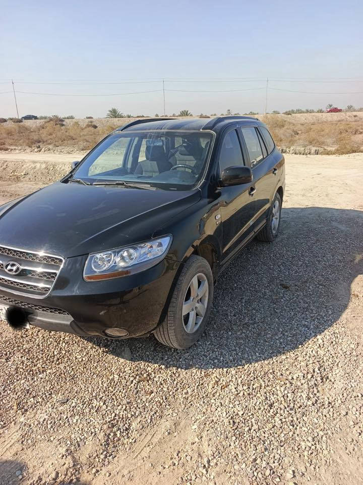 سلام عليكم سنتافي موديل 12 ( ادوات ادوات) مكصوصه جنطه  ومتومه وكامله  اربيل مكينه وكير كاز كفاله شرط زيرو حداده امامي وخلفي جدد تخم تاير جديد دواخل فلين تبريد ثلج تدفئه مسجل وسماعات شغالات دمام سياره جديده السعر 45 الاتصال *********** او *********** مكان السياره بصره قظاء المدينه
