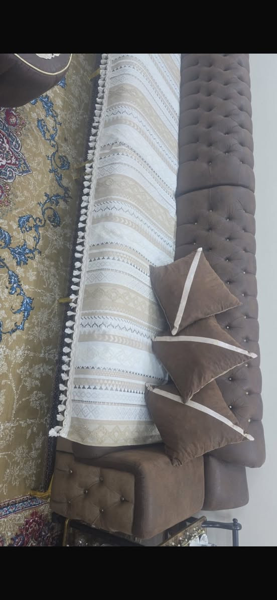 تخم ديوان للبيع بسبب ضيق المكان بالحقيقه احلا من الصور
12 مقعد نضيف جداً السعر 350 مع مفرش هديه


**إذا كنت صاحب هذا الإعلان وتريد حذفه لأي سبب، رجاءا أرسل رسالة إلى الدعم الفني**