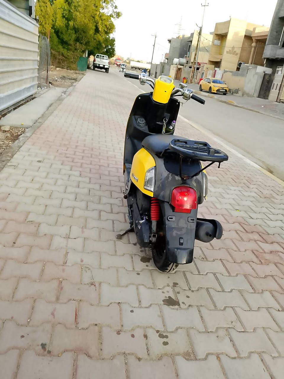 السلام عليكم 
ماكس بوليس للبيع لون ليموني 🍋الدراجة اخت الرمبة بلادية من التاير للتاير محرك اخرس مينسمع صوتة لا تنقيص او لا تبخير كهربائيات كلهة شغالة نقصهة فقط سلف عدا مذب عليهة ربع السعر 550 العنوان ديالى بعقوبة التحرير الرقم ***********
