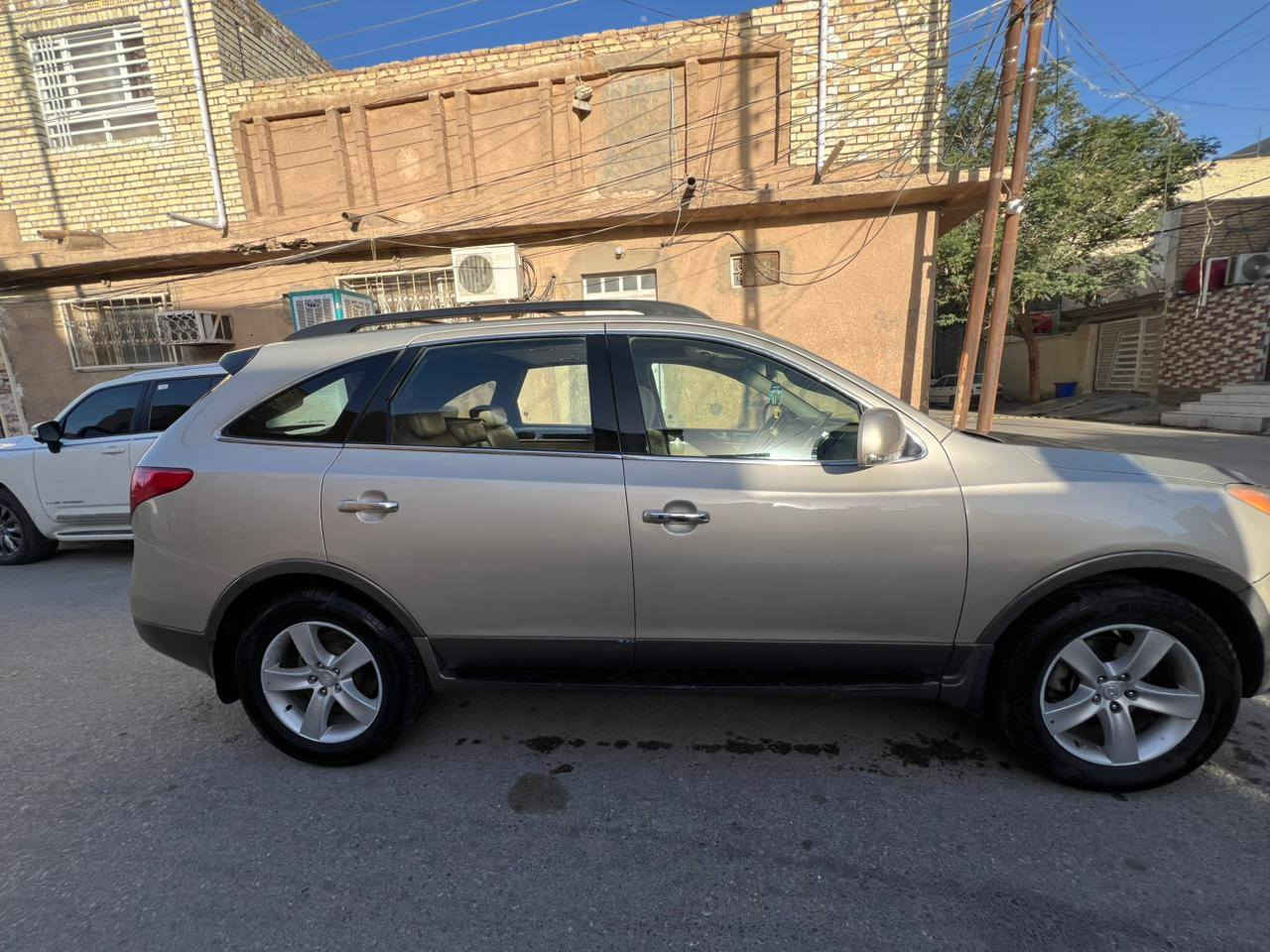 سلام عليكم للبيع هونداي فيراكروز 2008 فول مواصفات واحد على واحد بصمه تشغيل و بصمه ابواب تبريد 4 قطع محرك 6سلندر خليجيه السياره جنطه كهرباء شفط اشاير بل مري لايت زنون كراسي كهرباء فتحه سقف شاشه  7راكب رقمه بغداد تحويل ثاني يوم وبعد بيه هواي مواصفات مكانه بل نجف سياره بيه صبغات ابيعك حزام  سعره 112 وبيه مجال ***********
