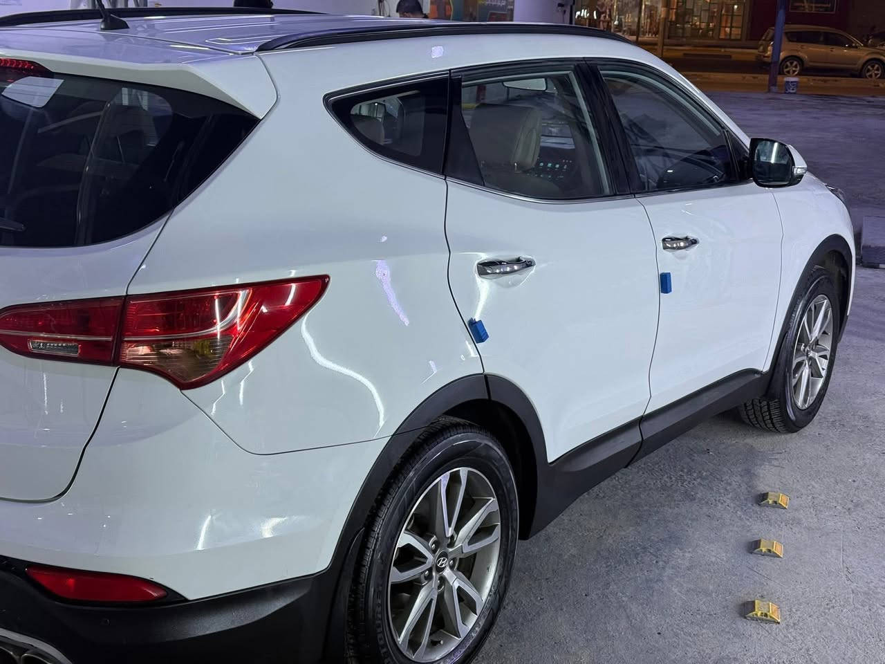 للبيع سنتافي خليجي 2014 سياره جديده واحلى من الصوره 
اربيل بأسمي تحويل مباشر 
بدون قطعه صبغ 
حجم المحرك 2400 
7 راكب 
3 قطع تبريد 
عنواني كربلاء للاستفسار الاتصال ع الرقم 
***********
