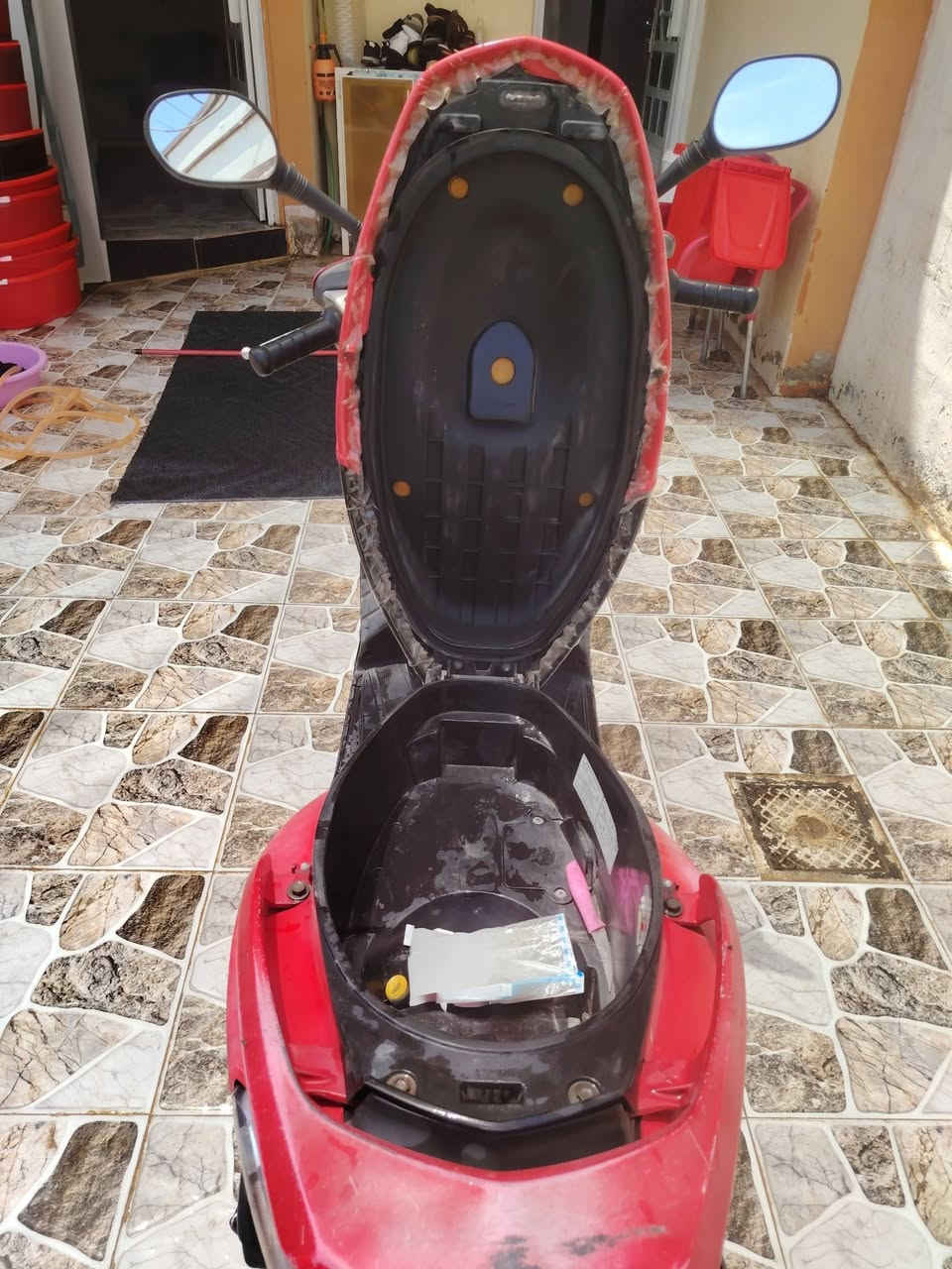 السلام عليكم دراجه للبيع سكنس نثيه رمبه بلاديه جديده موضح بالصور برغي مامفتوح دراجه كفاله تايرات جدد بلاديه مكلف بالنشر للاستفسار الاتصال على الرقم *********** سعر 850 وبيها مجال
