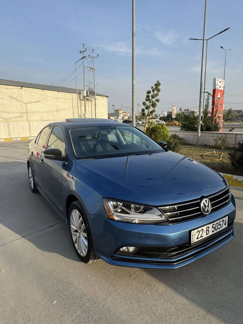 السلام عليكم
جيتا موديل 2017
محرك 14 ‏توربو
‏مواصفات SE
بصمه باب بصمه تشغيل رادار جنبي وخلفي 
كشنات جلد تدفئة  سقف سلايت 
حادت سياره بونيد وجاملغ بدون دواخل بدون ايرباك 
هزه وسنويه جديد لحد 2029
سعر 135$بي مجال قليل 
مكان سياره كركوك 
***********
اتصال او وتساب مااجاوب خاص
