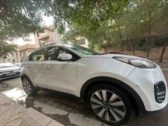 سلام عليكم 
سبورتج خليجي موديل ٢٠١٦ ماشيه ١٠٥ الف  للبيع 
السياره باسمي ثاني يوم تحويل رقم بغداد 
السياره بيهه الباب عكس السايق مصبوغ نص الجوه فقط
مابيهه غير شي صبخ 
وبيهه الباب خلف السايق بي طخه خفيفه  ممصلحه منزله بالصور
وجاملغ عكس السايق ايضا بي طخه بسيطه ممصلحه منزله بالصور 
واكو بعض الشخوط اكيد بالسونار تبين 
واكيد ايرباك سليم  
تبريد ممتاز 
المحرك والكير مكفولات مابيهم شي واكيد الي يشتري لازم ياخذه فحص قبل البيع 
السعر مطلوب بيهه ١٧٥ ورقه وبيهه مجال 
التواصل على رقمي
***********
