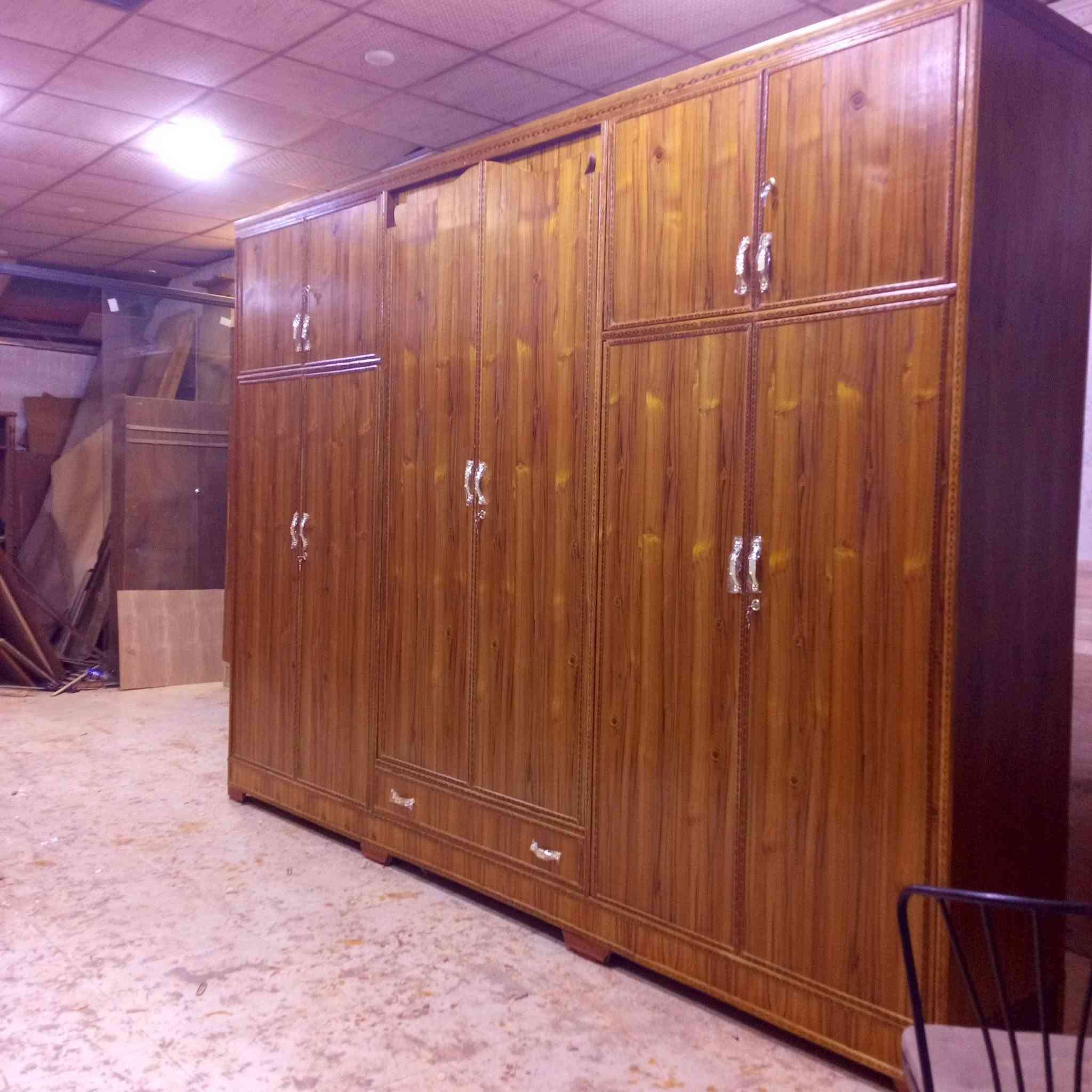 سلام عليكم كنتور 6بوب حطاطه السعر 425 وبي مجال المكان رمادي الملعب سوك سلاله ***********
