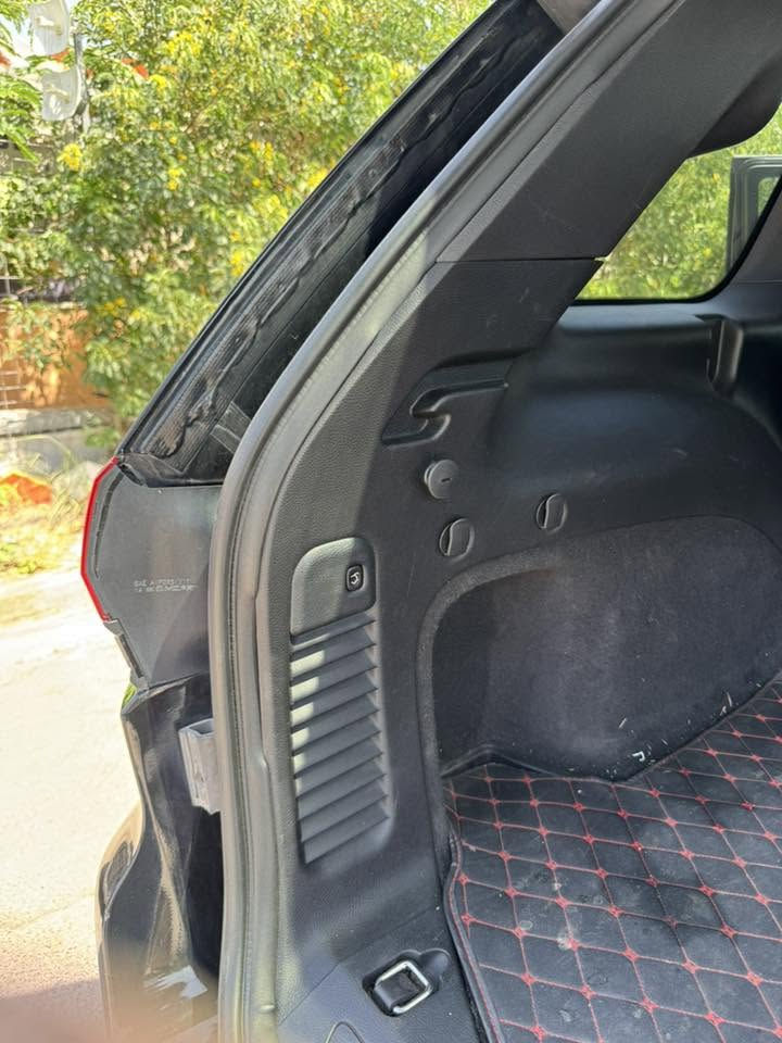 السلام عليكم  للبيع Jeep limited X 2020
للبيع جيب لمتد اكس اعلى مواصفات 
مكينة ٨ سلندر هيمي ٥٧٠٠ 
عداد ٧٨ الف كيلو 
٣ قطع صبغ 
المواصفات 
كشنات جلد اسود +الامامي كهرباء وخزن +تدفئة
رادار امامي وجانبي 
نظام قيادة ذاتي 
حساس امامي وخلفي
بانوراما 
تدفئة ستيرن 
صندوق كهرباء
وبقية مواصفات الفوول بس بدون جكات 
كير ومحرك كفالة 
السيارة جاهزة وبدون نواقص ولااعطال 
السعر ٢٢٥ وبيها مجال 
اتصال +واتساب ***********
