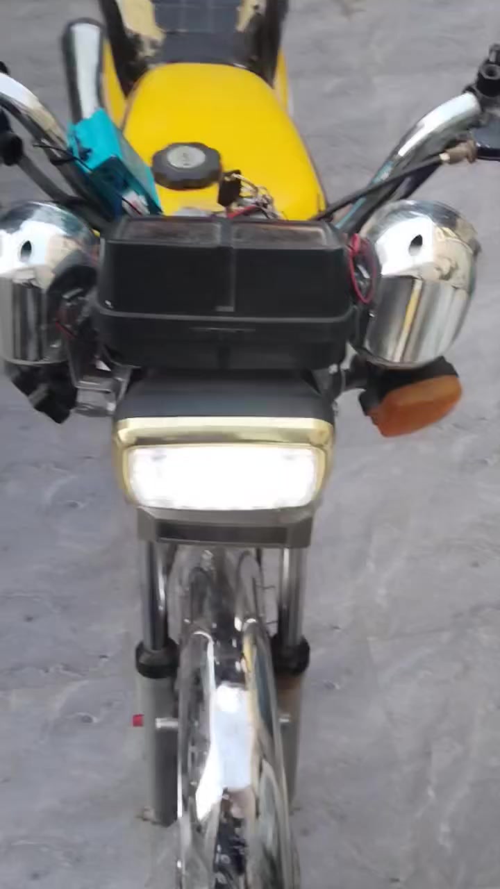 السلام عليكم اخوان دراجه للبيع 2021 دراجه خير من الله ونظيفه محرك ما مفتوح نهائيآ دراجه كلك اكفلهه الك عشأءر والي تعجبه يدخلي خاص وانه خادم


**إذا كنت صاحب هذا الإعلان وتريد حذفه لأي سبب، رجاءا أرسل رسالة إلى الدعم الفني**