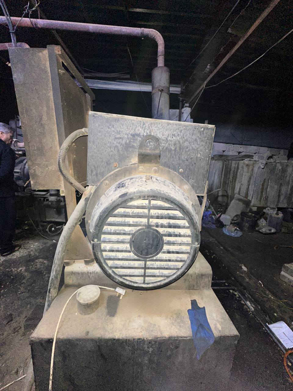 مولده سكانيا 24 بستم 400 عريض 
راس توليد ملفوف 350 
المكينة ما بيها تبخير 
بم كهربائي 
تجي تشوف الحمل بعينك و أشيل المولده 
السعر 45 بيها مجال بسيط أخيكم جماعة ال35 أن شآء الله تلكون غيرها 
مكاني حله 
الرقم الموبايل/***********
