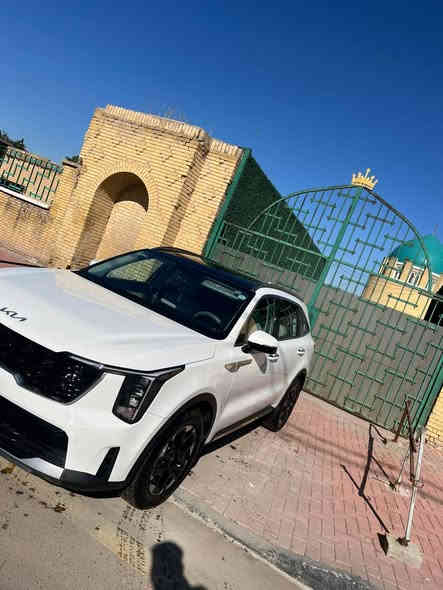 سورينتو ٢٠٢٤ خليجي لون ابيض مكينة ٤ سلندر ٢٥٠٠ رقم اربيل بانوراما بصمة ٧ راكب ٣ قطع تبريد حساسات امامي خلفي شاشة متصلة كير ماوس كشنات كهرباء مخمل واني مغلفهن جلد والارضية ايضا مغلفة جلد ماشية ٢١ الف كيلو السيارة مكفولة وبدون اي نقص السعر (٢٨٥) وبيهة مجال مكانهة بغداد حي الجهاد للاستفسار (***********) ابو ليان
