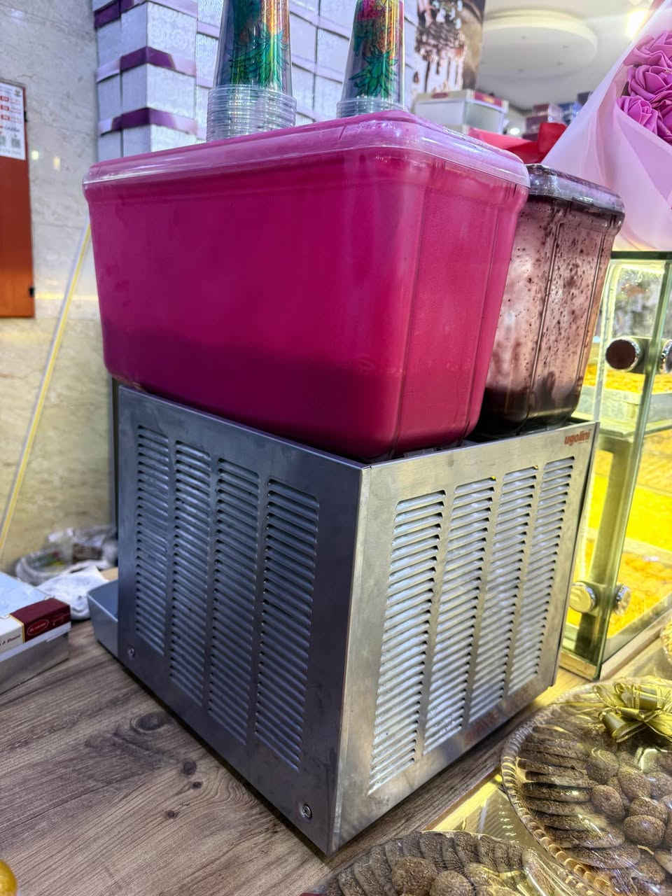 جيهازى شه ربه ت ماركه ى يوگلينى ايطالى به شه رت هه موو گيانى شه ريكه يه هيچى ده سكارى نه كراوه نرخى ٢٥٠$دؤلار
له سليمانيه
***********
*********** السليمانية, العراق
