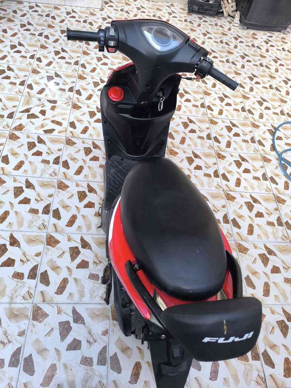 سلام عليكم للبيع ماطور ماكس الشكل الحديث الماطور جديد كامل مكمل كهربائيات كلها شغاله اي نقص مابي بس السلف مسحوك السعر 650 الاستفسار ***********

