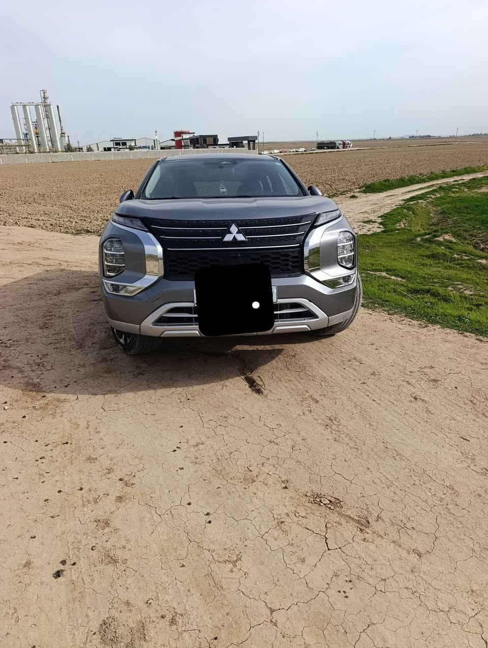 سيارة مستربوشي اوتلاندر موديل 23 ماشي 29الف رقم اربيل جديد رقم الماني والسنوية جديد صبغ فقط بونيد اتصل على هذه رقم ***********
