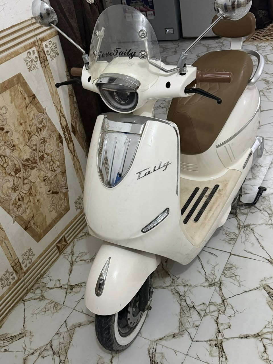 دراجه شحن جديده صار شهرين من خذتها من شركه ضمان ست شهر  ست باتريات.  السعر خاص او تصال عل رقم. *********** دراجه حلوه كلش والله شوفت عينك
