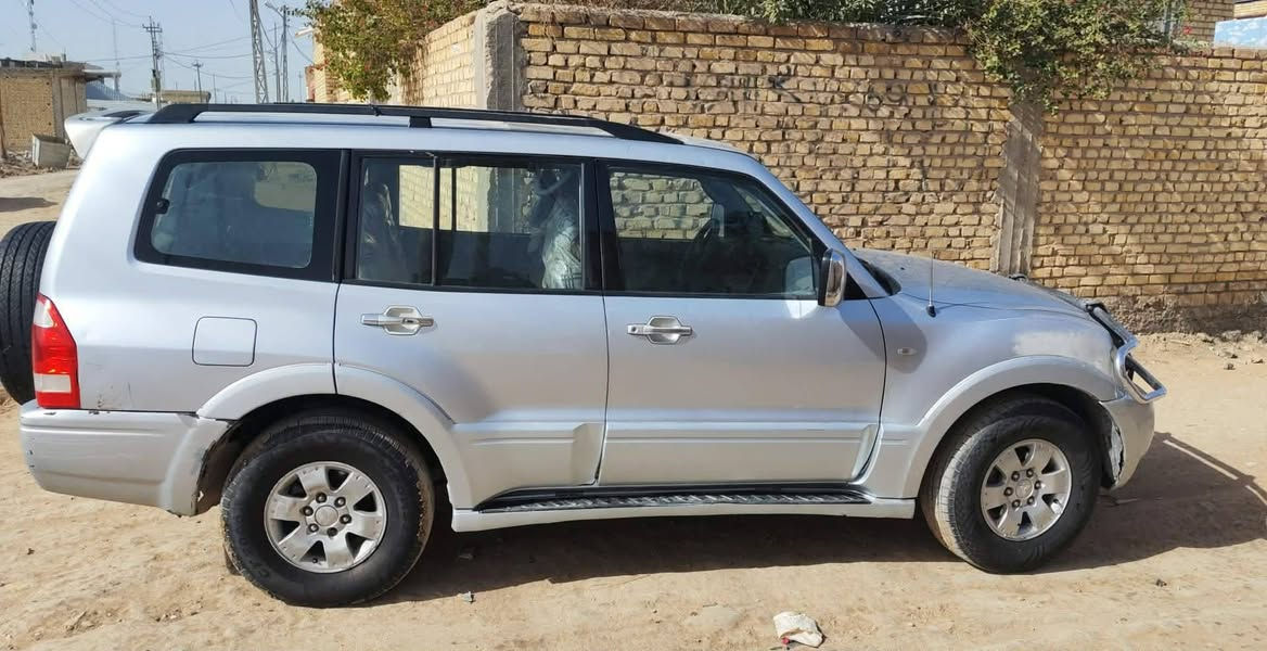 باجيرو 2007محورvvt300 رقم قادسيه سنويه 27
سياره مابيهاا ي ضربه قويه بيها رشات صبغ بس وبارد قليل سياره نقص بس صدر كدام والباقي كله جاهز السعر 68

***********
