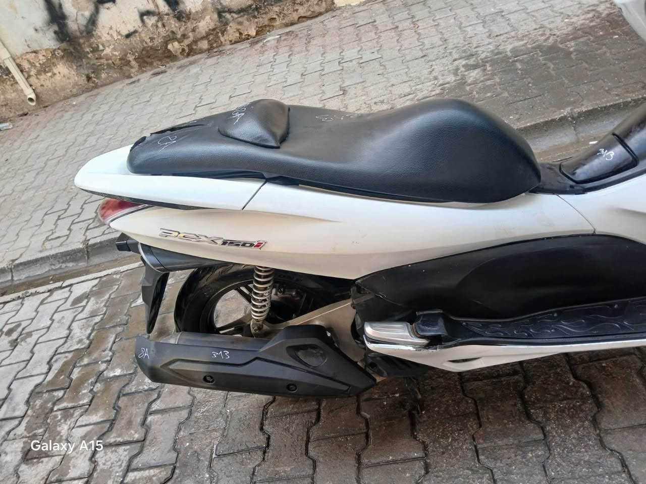 للبيع دراجه pcx ياباني الاصلي مكينه 150 برغي إذا مفتوح ترجع بشرط علفحص حساس حرف A  نوزل خطين ستان كهربائي حساس ازدحام دراجه جديده  حساس شلعه معدل خير من الله دراجه تتعب تكول جديده مال جناي   شرط برغي ممفتوح بيهه جيب فيتر وافحص مكان بغداد الكرخ السعر مليون و450  وبيهه مجال والاستفسار*********** بغداد, العراق

