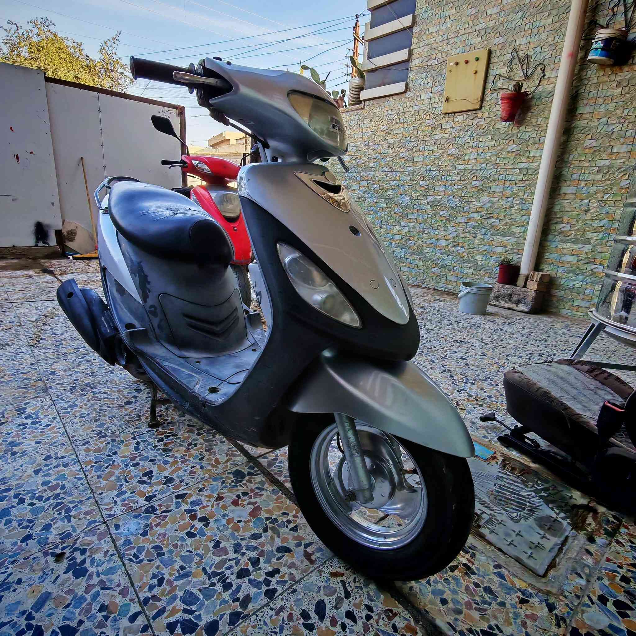 سلام عليكم درجة ماكس منغولي اخت الجديد دراجه  شلعه ومعدل كلج خلفي رياضي وخرز Wf كلها شغاله كج بانزين سغال تايرات جدد السعر ب 500 وبيها مجال المكان زعفرانيه الاستفسار *********** واتساب ومخابره
