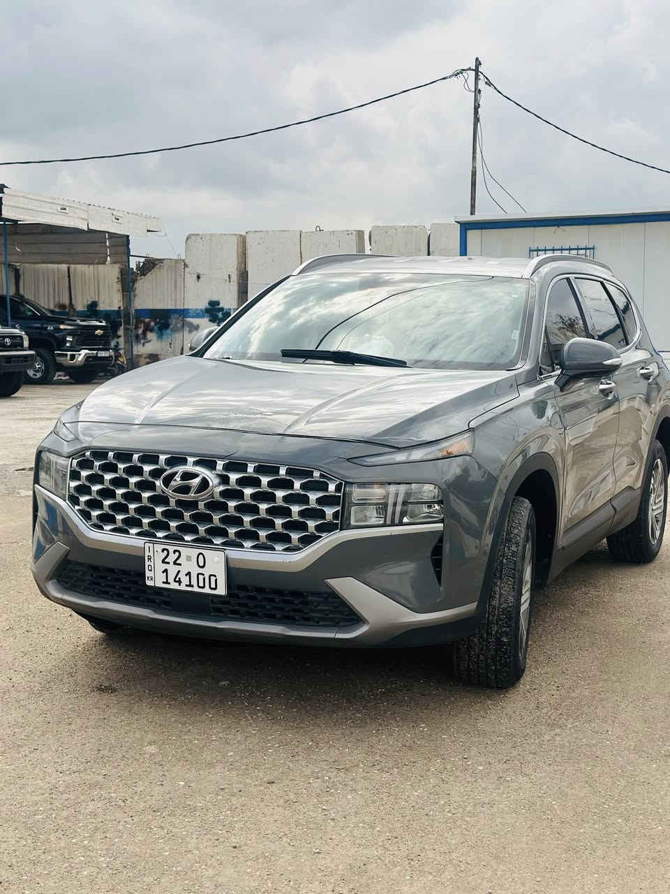 السلام عليكم جديد بمعى الكلمة صور الحادث بل منشور
سنتافيه موديل 2023 
 المواصفات  هاترك
بصمه تشغيل+ ابواب
كشن كهرباء
كشنات مخمل 
اشاير مري 
جنطه كهرباء 
محرك ٢٥٠٠ gdi
سايد بريك بصمه 
رادارات جانبيه + اماميه + خلفيه 
بريك توقف ذاتي عند الاقتراب 
مانع انحدار 
٤ انظمه قياده 
اوتو هولد 
شاشه ابل كار بلي الحجم الكبير
تشغيل عن بعد
وباقي المواصفات المعروفه حادثها   
بدون ايرباك
السعر 225
***********
