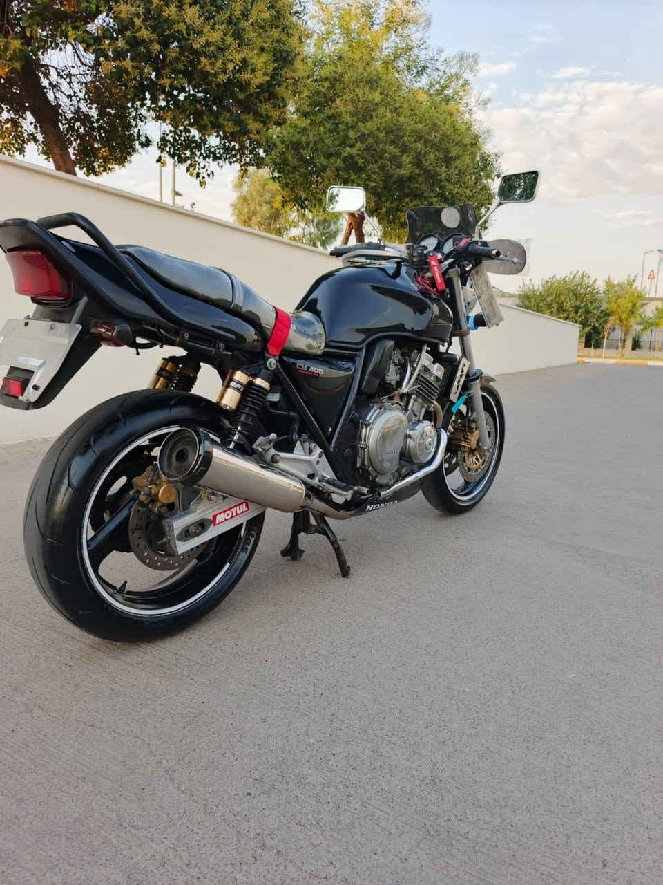 اسلام علیکم 
سیبی 400 مەکینە بۆر کەپس سەروبن تایەلۆتایە بەشەرت
شوێن :هەولێر 
whats app
*********** أربيل, العراق
