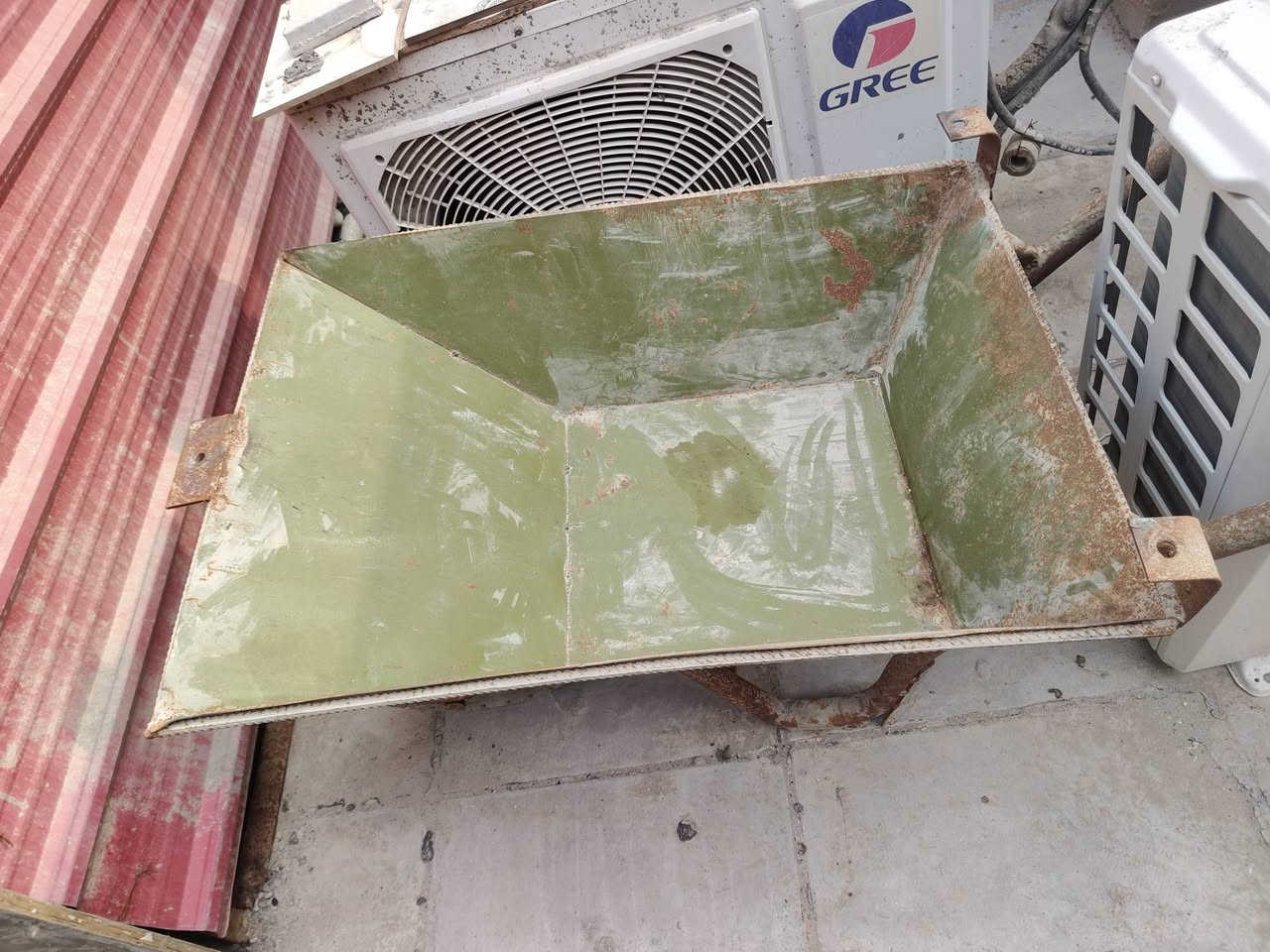 كاونتر ملحق فقط+ عربانه اصليه وتفيد بصطيه بيها رواصط هم تريدها عمل سعر الملحق 35 + سعر العربانه 35
ناصرية مركز/حي الفداء ***********
