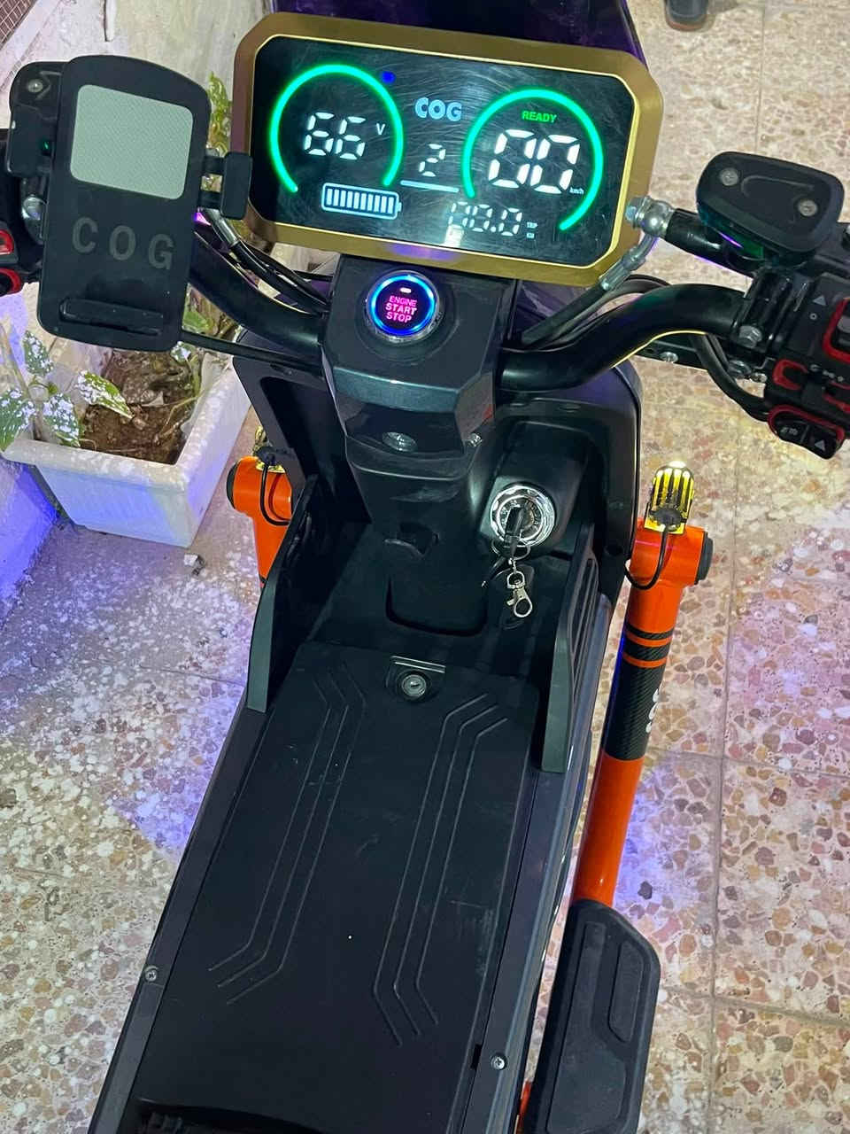 دراجه شحن نوع X900 جديده صار شهر من اخذتها كلشي شغال بيها دراجه بصمه 
سعرها 625 وبيها مجال عنواني البصره - الزبير 
***********
