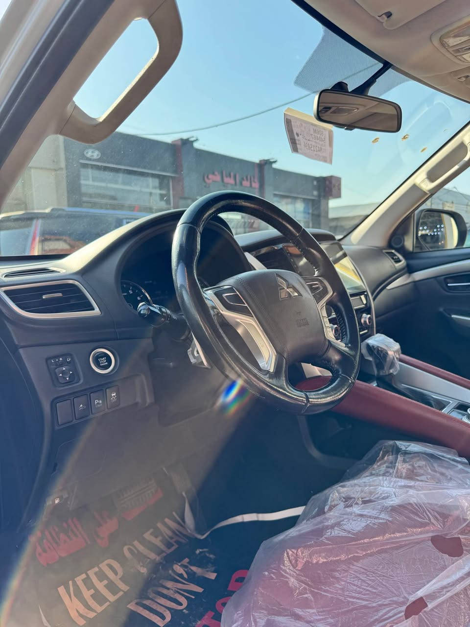 مكلف بالنشر مو مالتي السيارة اتصل عالرقم 
باجيرو سبورت 2020 V6 
6 سلندر داخل احمر 
خليجية مكفولة رقم اربيل هزة وسنوية جديد 
فول مواصفات 
مكان السيارة بغداد 
*********** بغداد, العراق
