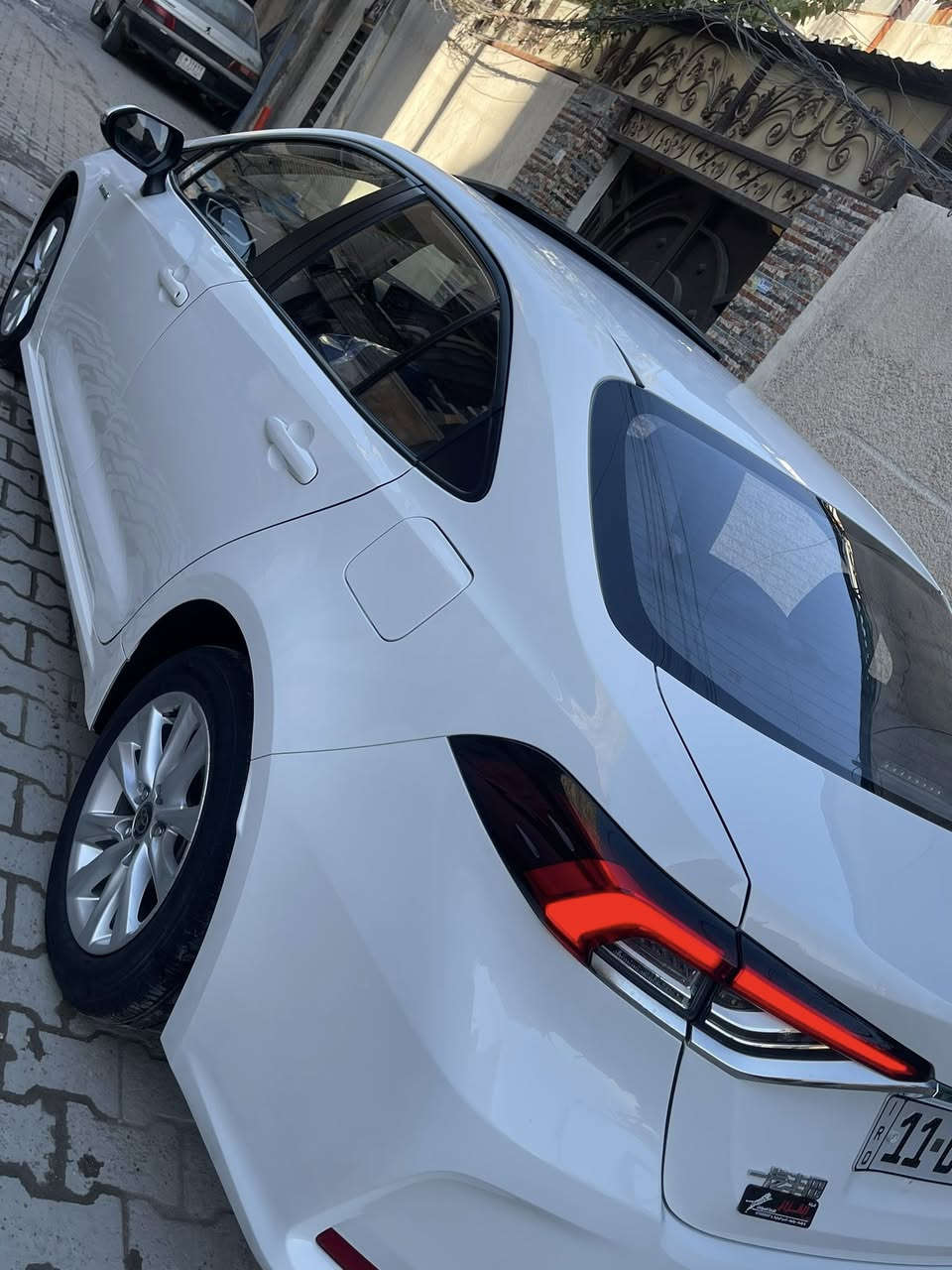 السلام عليكم
كورلا هايبر موديل 2024 خليجي مكفولة من الضربة وصبغ 
مااشيه 19.000
رقم بغداد بسمي 
فول مواصفات 
محرك 1800cc
فتحة
بصمة + دخول ذكي
لد زينون امامي لد خلفي 
هند بريك دكمه +اوتو هولد
تبريد امامي خلفي
كراسي جلد لونين اصلي
شاشة كبيرة كار بلي+ كاميرا خلفية
رادار + وقوف ذكي 
ثلاث وضعيات قيادة نورمال +ايكو +EV مود
تحكم استيرن +شاشة اعطال 
مري كهرباء + اشاير بالمري
العنوان / بغداد 
رقم تلفون ***********☎️
