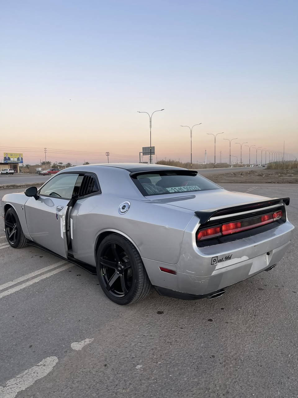 سلام عليكم بيع او مراوس
دوج جالنجر 2012 محدثة 22
 محرك 3600
وارد امريكي حادث امريكا جاملغ و بنيد بلعراق جاملغ امامي  
. رقم بغداد انكليزي بأسمي هزه جديدة و سنوية ما نافذه 
ويل حجم 20 نجمه 
تخم ويل وتخم تاير بلكارتون 
مواصفات شاشة اندرويد 
منظومة زينون اصلية
تحكمات ستيرن 
تدفئة كشنات 
جاهزة كير و مكينة و تبريد ثلج 
سعرها 115 وبيها مجال بسيط و ترهم مراوس 
وبيها سونار بلمنشور 
. مكانها الانبار فلوجه 
***********
***********
