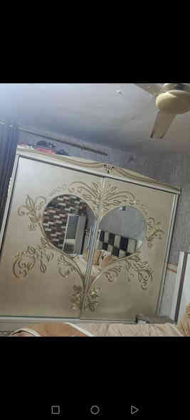 السلام عليكم غرفه تركيه جديده نضيفه فول كنتور وجربايه وزوايه نضيفه سعر ٣٠٠ مكاني الدوره ابو دشير رقم اتصال ***********
