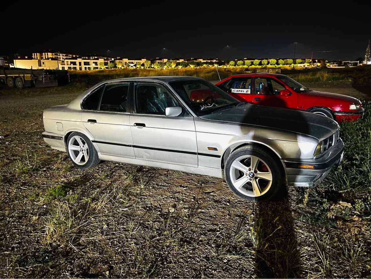 BM525توماتيك موديل 1995هه مو كياني ئيشه كا تحويل غرامه  به شرته كورينه وشده كم 
***********

واتس ئاب*********** كركوك, العراق

