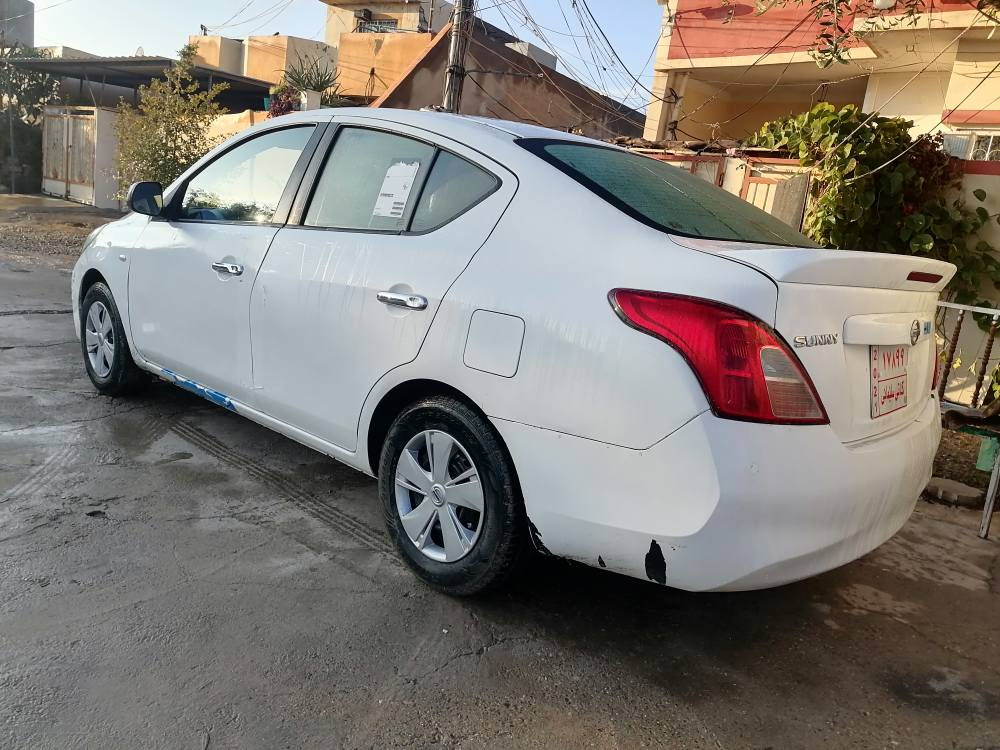 سەنی لاکشمیبای 2013بــڕاوەی دووبەی ناو ڕەساسی دووجام کارەبا ئاوێنە شەفت تەبرید گەرم و سارد بەشەرت چوار تایە و ویل تازە بـێ بۆیاخ گێڕ و مەکینە بەشەرت ڕەقەم شاسی هەمووی بێ عەیبە سەیارەیەکی پاک و بێ مەسروفە مـاڵی فەقیرە *********** كالار, السليمانية
