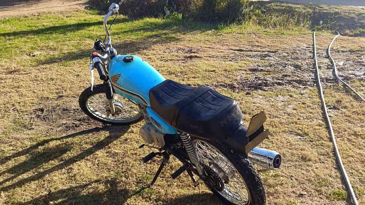 للبيع دراجه كلك مكفولة مكاني كربلاء السعر 400 وبي مجال حك الجايه الرقم ***********
